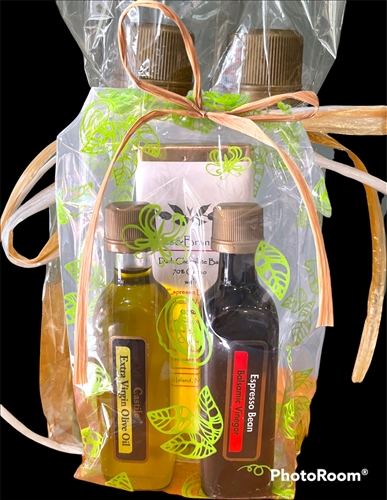 Assorted Organic Dark Chocolate Bar & Bottle Gift Sets